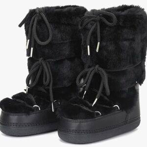 Women's Black Faux-Fur Lace-Up Winter Boots